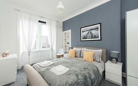 The Roseburn Apartment